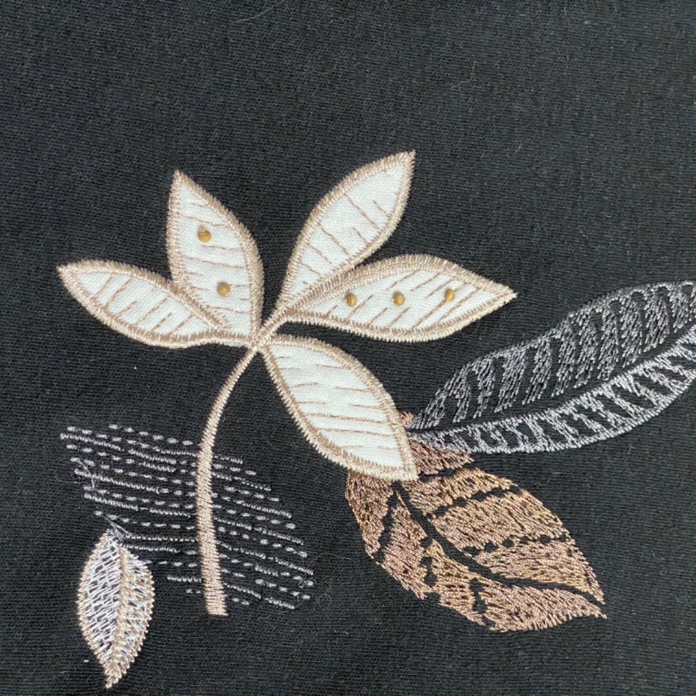 Alfred Dunner Short Embroidered Applique Top, Women L, Black Beige - Picture 9 of 9